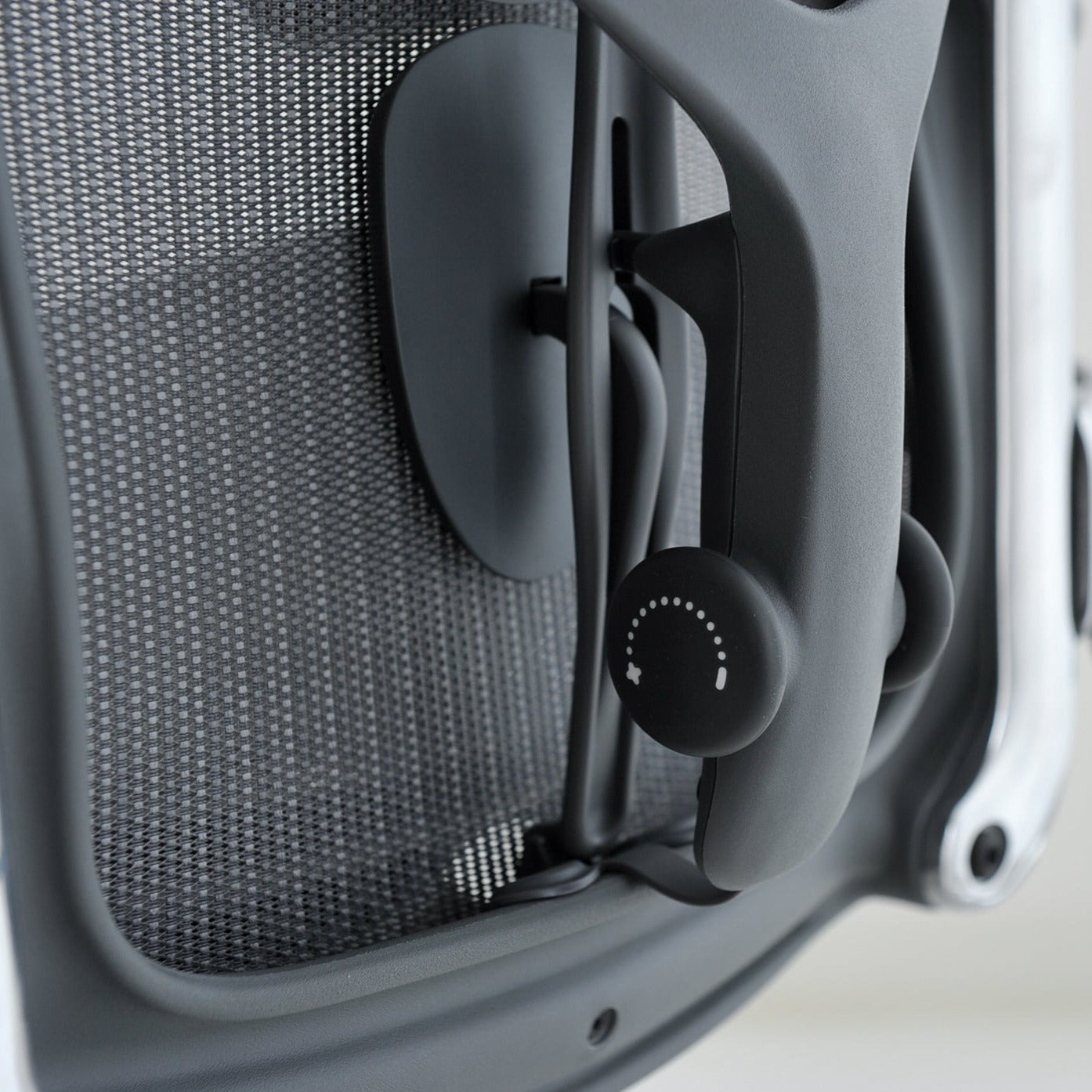 ハーマンミラーのアーロンチェアリマスタード