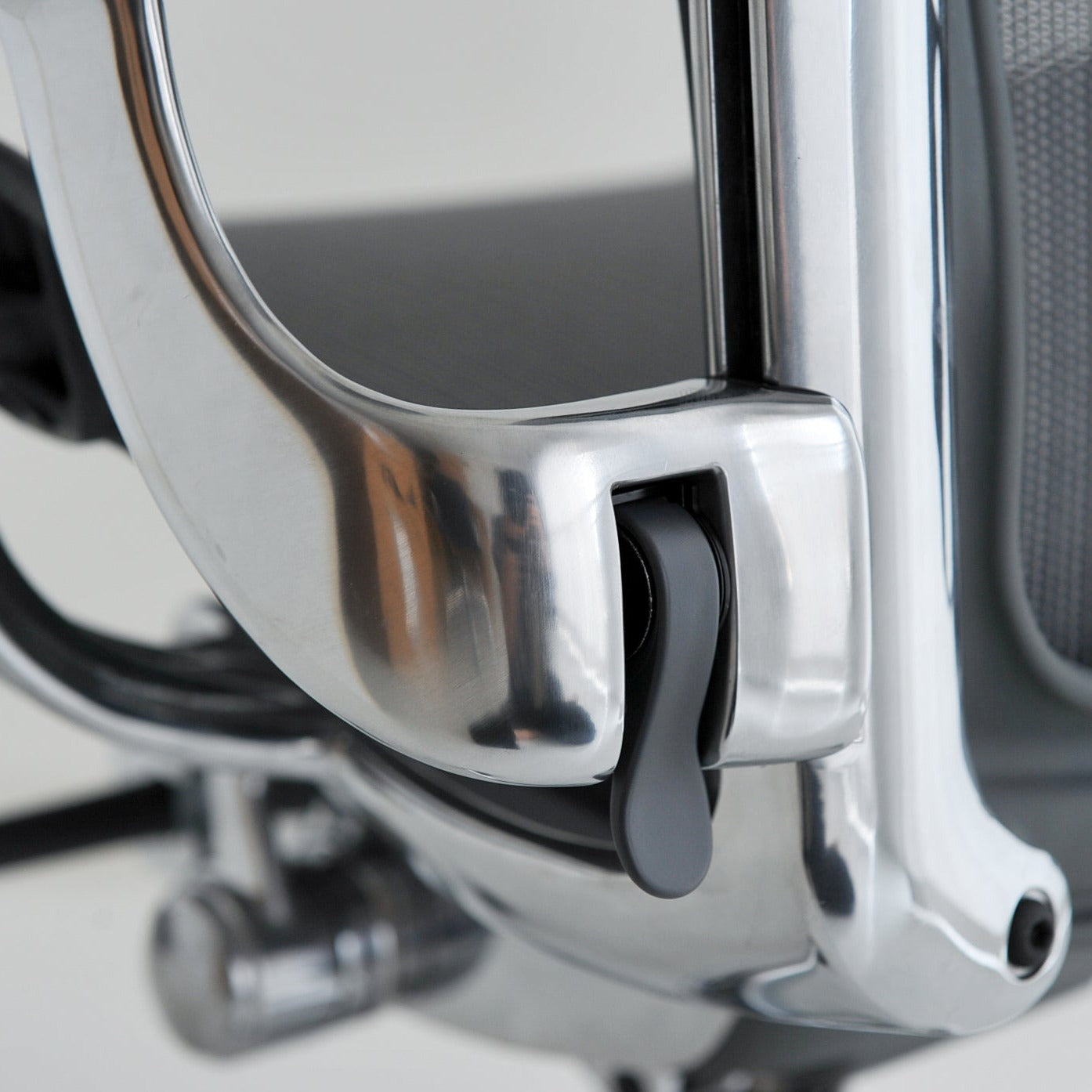 ハーマンミラーのアーロンチェアリマスタード